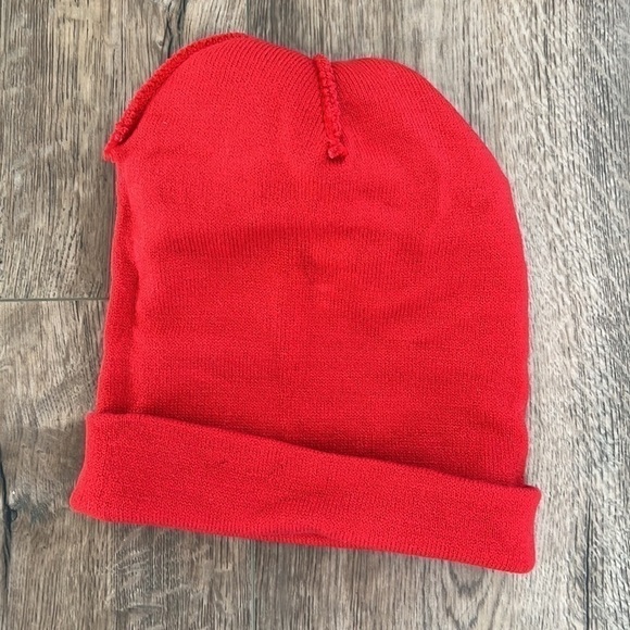 Beefeater London Pom Beanie Toque - Picture 4 of 4